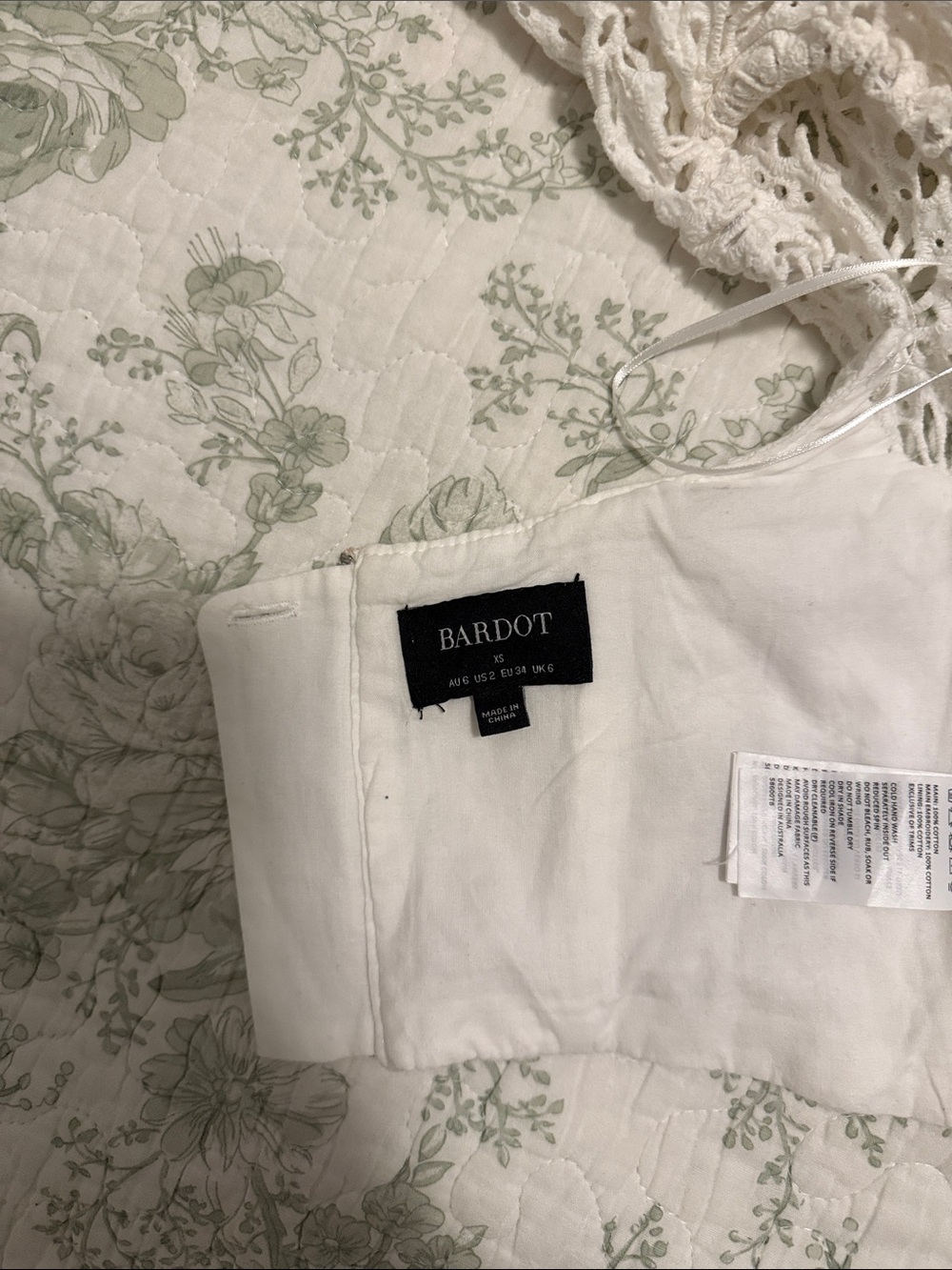 White Eyelet Puff-Sleeve Corset Top - Women - Picture 4 of 6